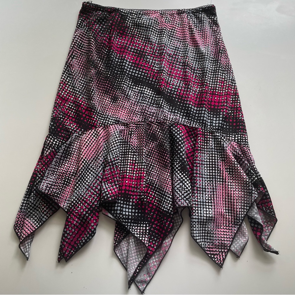 Asymmetrical geometric skirt